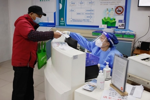 广州新冠病毒人群感染率超85% 疫情进入流行尾期