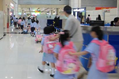 香港特區教育局：爭取2月1日讓跨境學童免預約來港上學