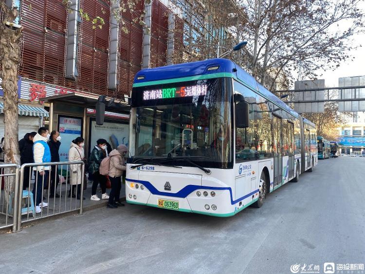 春节假期济南公交共输送乘客约298万人次