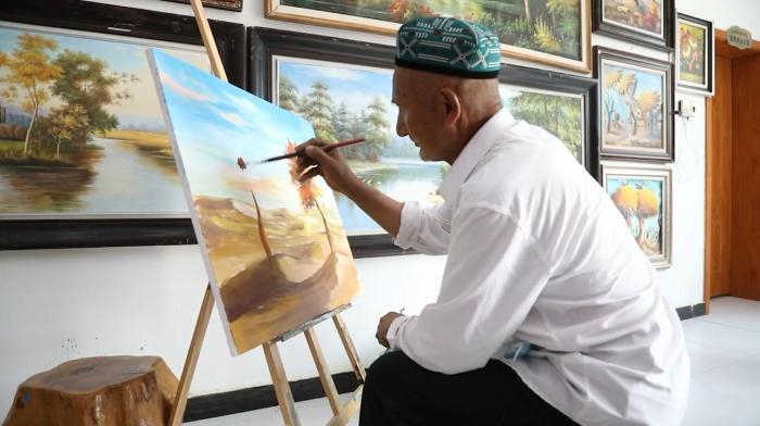 是农民也是画家 新疆农民画渐成特色产业