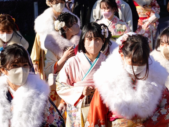 调查：多重因素或阻碍日本青年生育