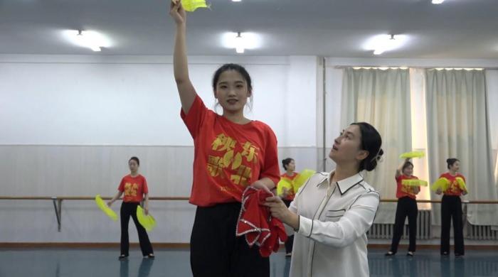 长春“85后”舞蹈教师推动东北秧歌传承