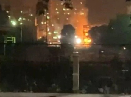 印尼炼油厂发生爆炸 致9人受伤