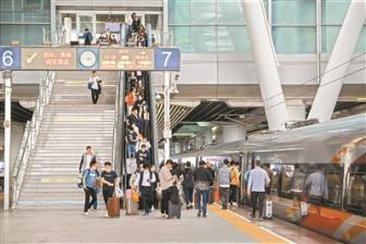 清明假期鐵路客流高位運行 廣鐵昨日發送旅客同比增長超300%