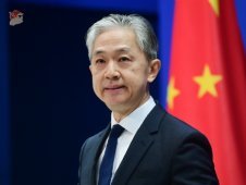 “揭穿美国在网络安全上的虚伪嘴脸，符合国际社会的共同利益”