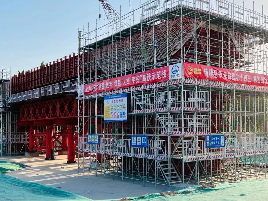 五一不停歇：济南交通人为群众出行保驾护航