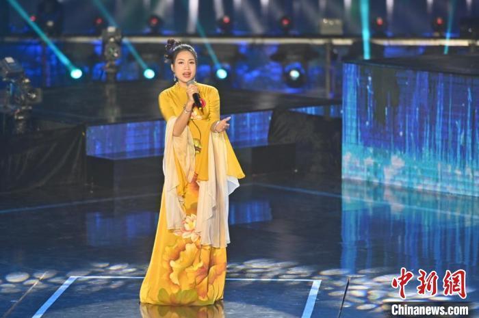 越南“新生代”歌手：音乐架起东盟中国友谊桥