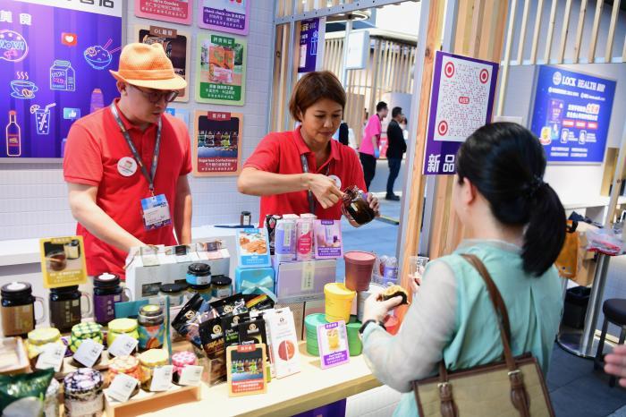 “港·潮流”购物节在深圳开幕 逾130家香港品牌齐聚一堂