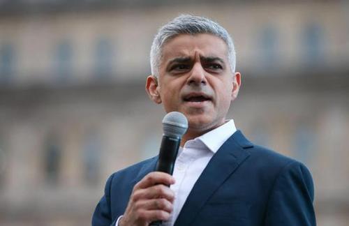 英国伦敦市长悼念伦敦桥恐袭遇难者