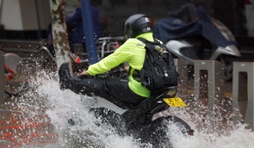 10日下午山東雷雨大風(fēng)冰雹登場 12日本輪高溫過程結(jié)束