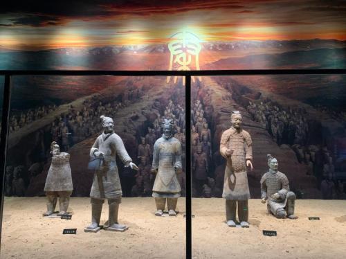 何以中国丨外国博主打卡秦始皇帝陵博物院 阅览中华文明的大秦篇章