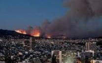 希腊首都周边多处突发野火 上千人紧急撤离