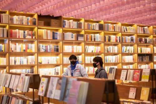 台湾政大书城恐将停业引关注 实体书店发展面临多重困境