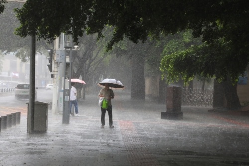 北京主汛期首场强降雨达暴雨级别
