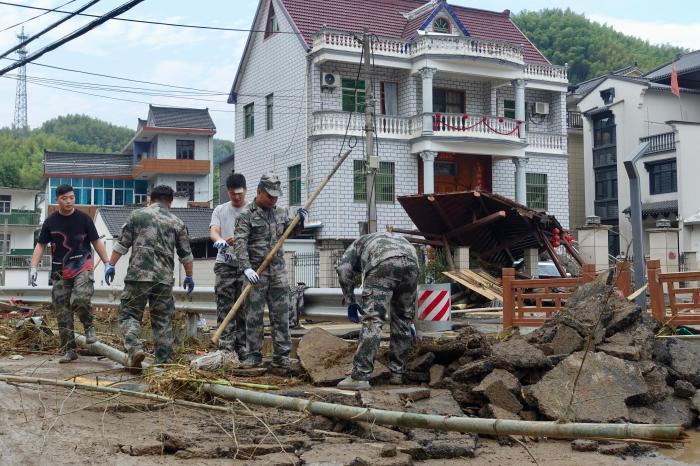 浙江富陽遭遇短時(shí)強(qiáng)降雨：受災(zāi)村民得到有序安置