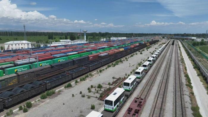 新疆霍尔果斯铁路口岸通行中欧（中亚）班列数量累计突破3万列