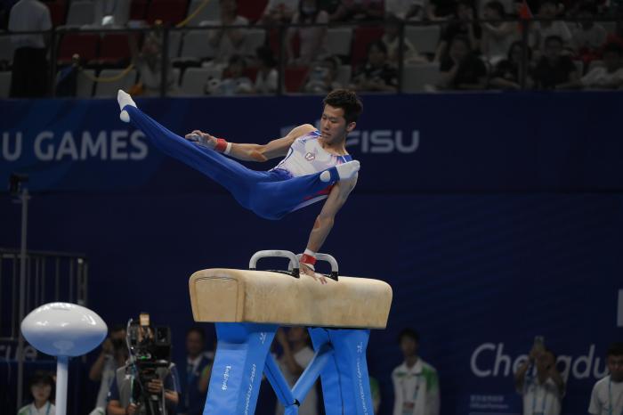 （成都大運會）“翻滾男孩”李智凱大運賽場完美落地