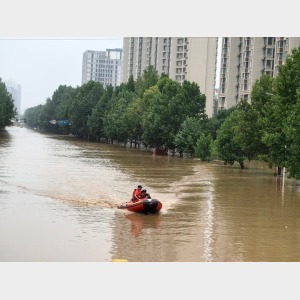 中国全力抗击华北汛情保护民众生命财产安全