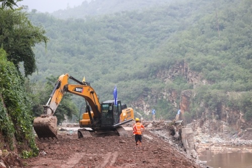 北京門頭溝鄉村公路“生命線”全部打通 目前僅搶險、物資運送車輛可通行