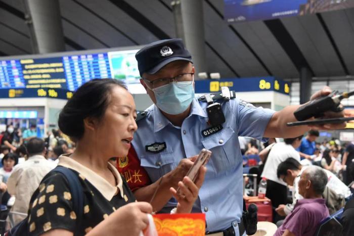 受山東地震影響部分列車停運、晚點 北京鐵警全力做好旅客秩序維護工作