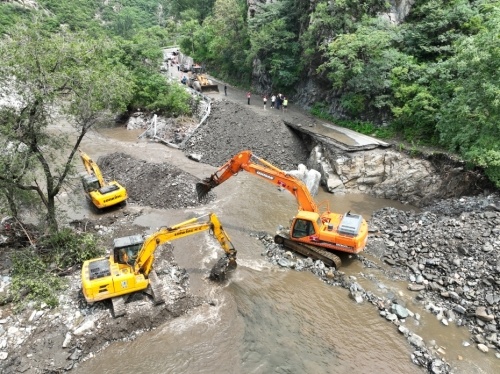 北京全力搶修道路保通信