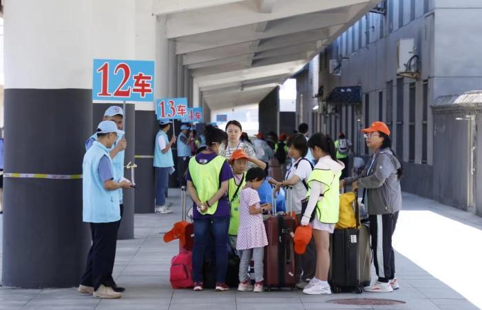 黑龍江省首趟“龍泰號”公益研學旅行專列出發