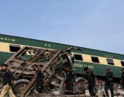 巴基斯坦客運(yùn)列車脫軌 至少30人死亡，超80人受傷