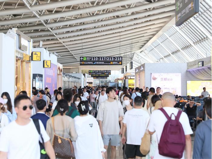 三亚机场今年暑期旅客吞吐量创暑运单月历史新高