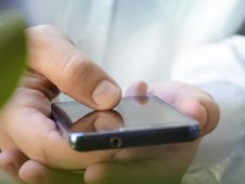 5名高鐵站員工出售明星信息獲利56萬(wàn)多元被判刑