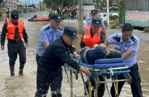 各地公安機關出動警力80.5萬人次做好防汛救災工作