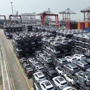 1至7月我國汽車產銷量同比分別增長7.4%和7.9%