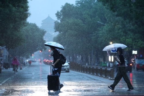 暴雨襲粵：深圳大量航班延誤 惠州龍門停止戶外作業(yè)