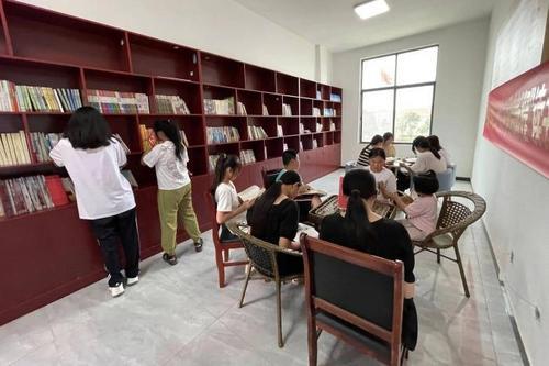 山東多地打造“共享書屋”同沐書香 多彩活動(dòng)引燃閱讀氛圍