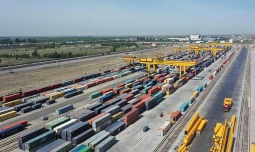 新疆霍爾果斯公路口岸貨運通道試行7×24小時通關