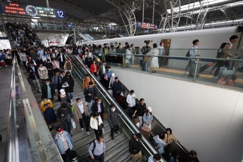 中國鐵路今年暑運已累計發送旅客突破6億人次
