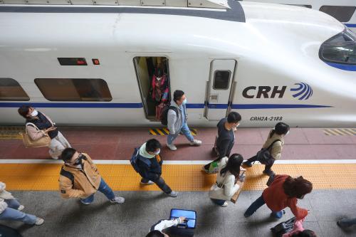 旅行社被判退還導游罰款