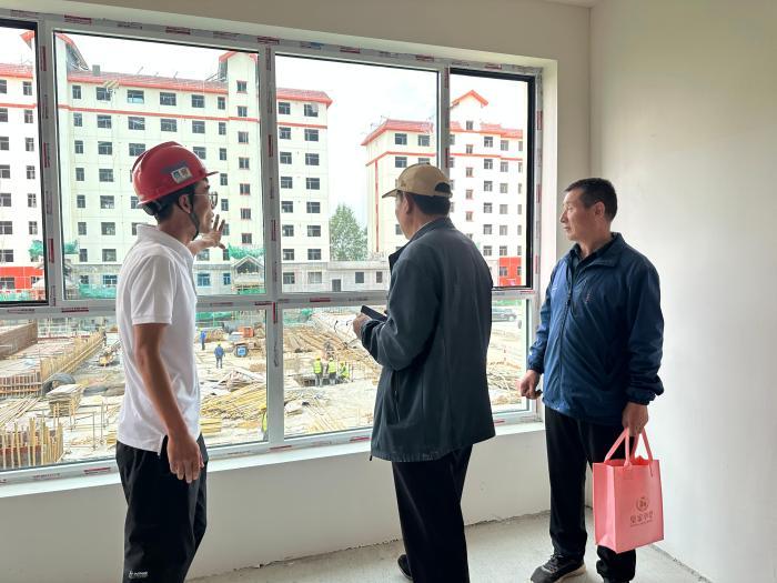 青海大通：“8·18”山洪災害集中搬遷安置項目舉行鑰匙交付儀式