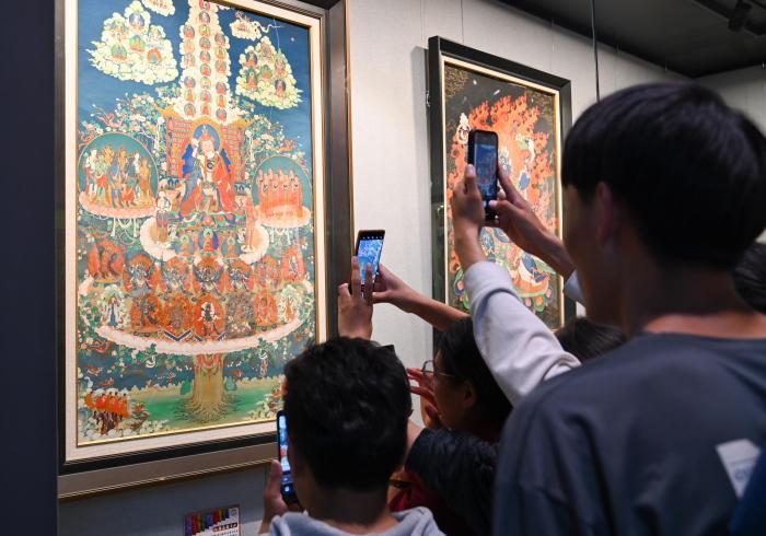 2023年西藏唐卡藝術文化展開展 160余幅唐卡展藏族繪畫藝術魅力