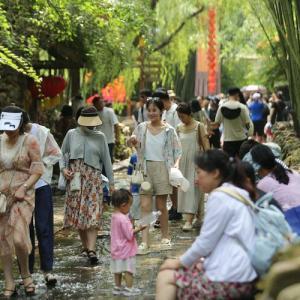 地方政策密集出臺 消費市場持續復蘇