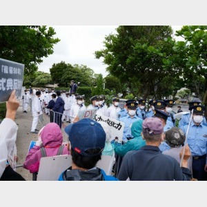 砸人車門、違規(guī)持刀 駐日美軍兩名士兵被捕