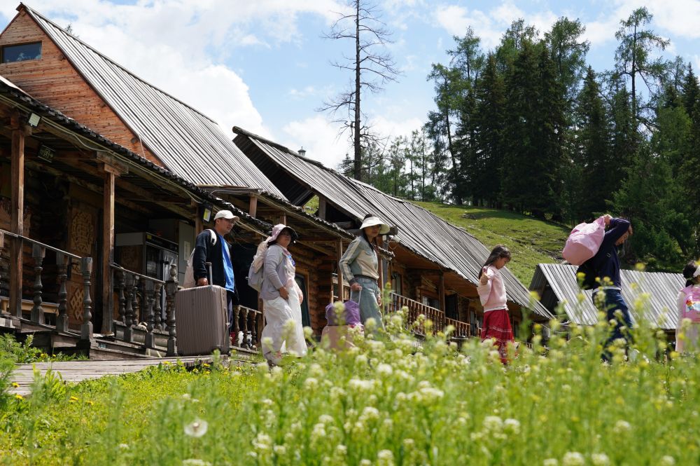 半岛官网入口新华全媒头条新疆是个好地方——透视天山南北文旅热(图6)