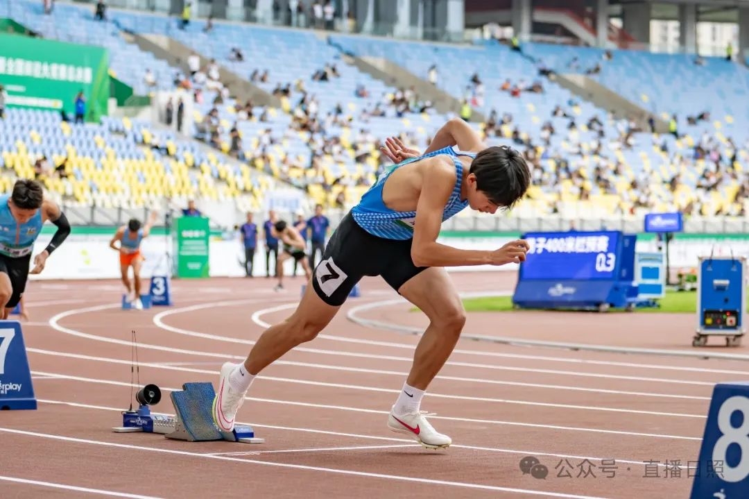 上夺得男子高中组400米栏冠军