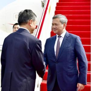 上合組織天津峰會丨柬埔寨首相洪瑪奈抵達天津