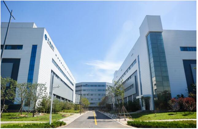 图/齐鲁制药厂区一角