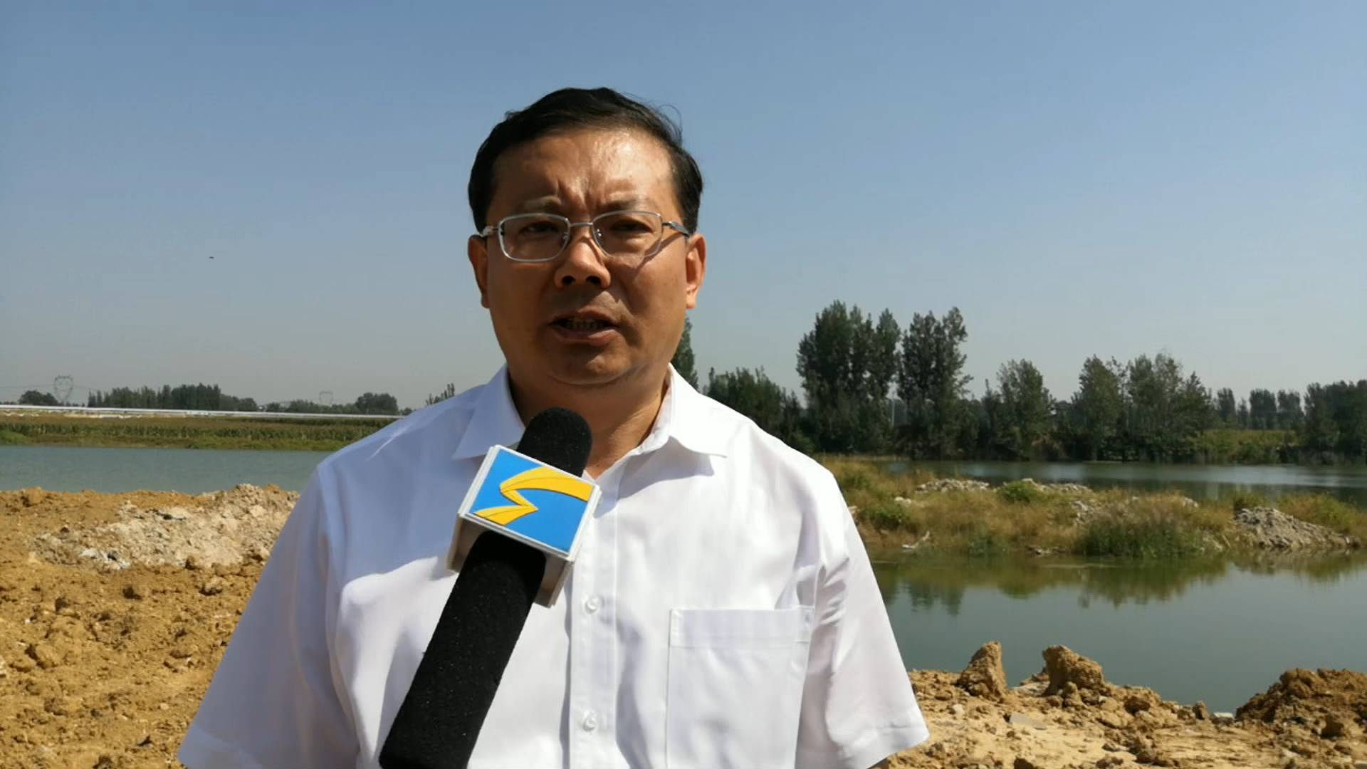 问政追踪丨河道上倒满了白色锯泥多年未解决 济宁市长林红玉:我们牵头