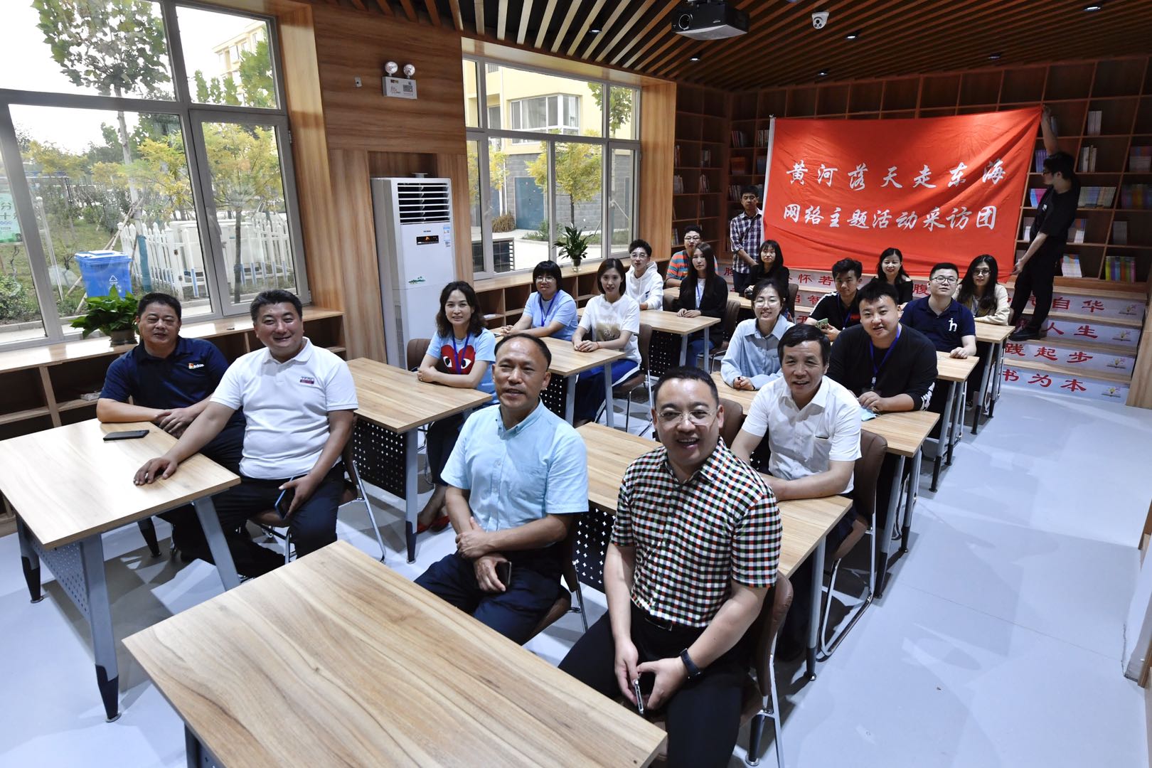 11万吨,通过整合的2万余亩土地发展规模化经营,带动高青县木李镇,青城
