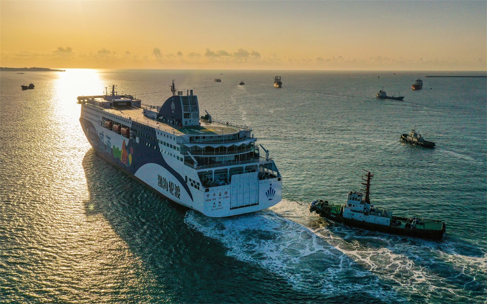 组图丨大型豪华客滚船"中华富强"号正式交付使用