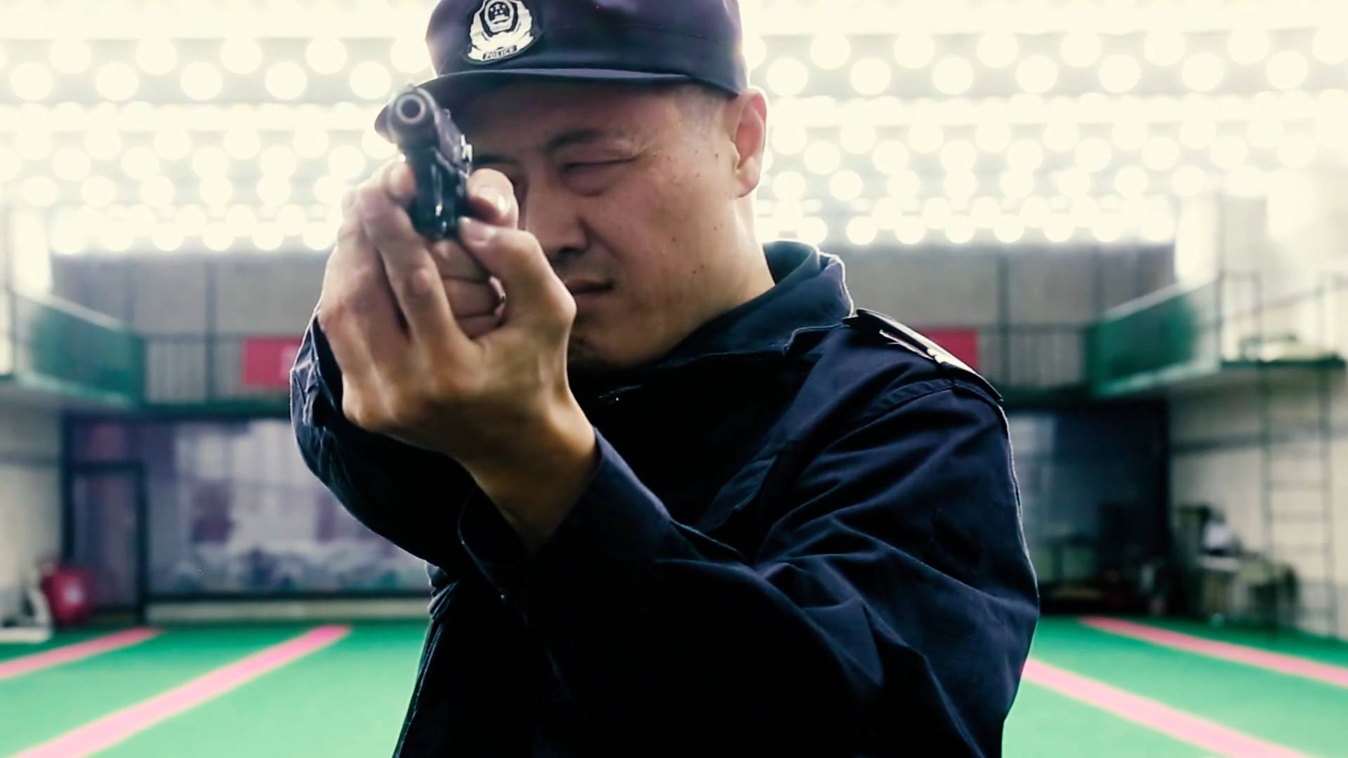 如果他敢来我会用枪顶着他的脑袋扫黑英雄光头贾讲述在柬埔寨的惊险二