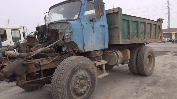 71秒|聊城惊现豪华版"四不像"!交警:是十几辆报废车零件拼装的