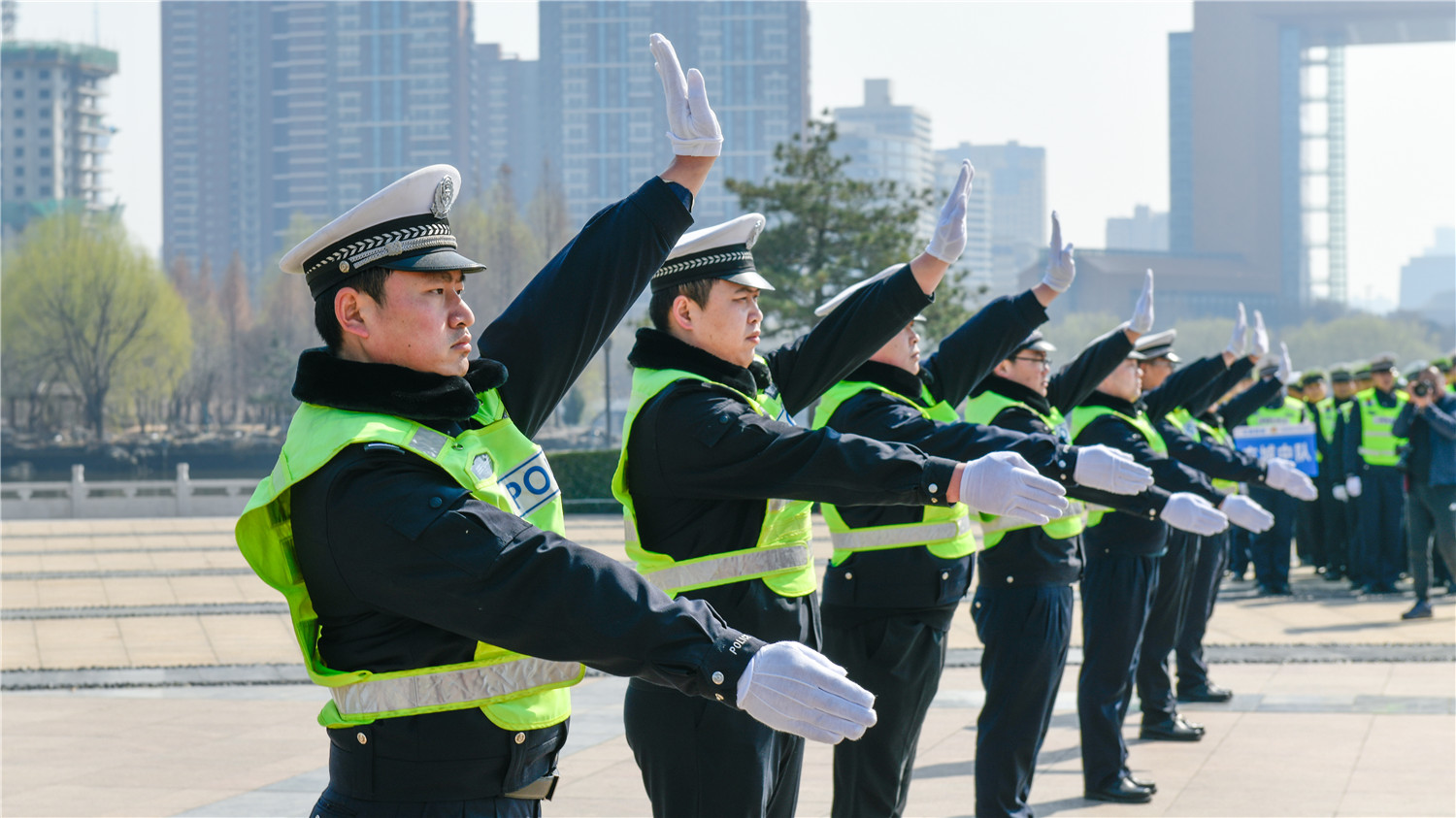 沙场点兵淬利剑 比武场上砺精兵——临沂交警支队直属三大队开展队列